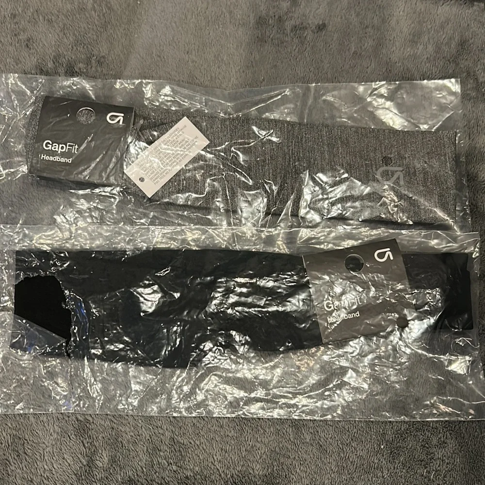 NWT 2 GAP twist front headbands